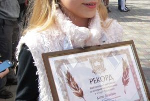 1003580-divchinka-z-ternopilschini-vimovila-skoromovku-iz-137-sliv-za-31-sekundu